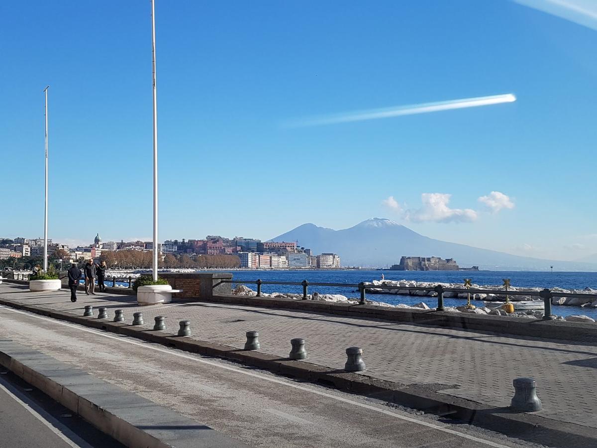 Napoli Lungomare Caracciolo Mon Amour Eksteriør bilde
