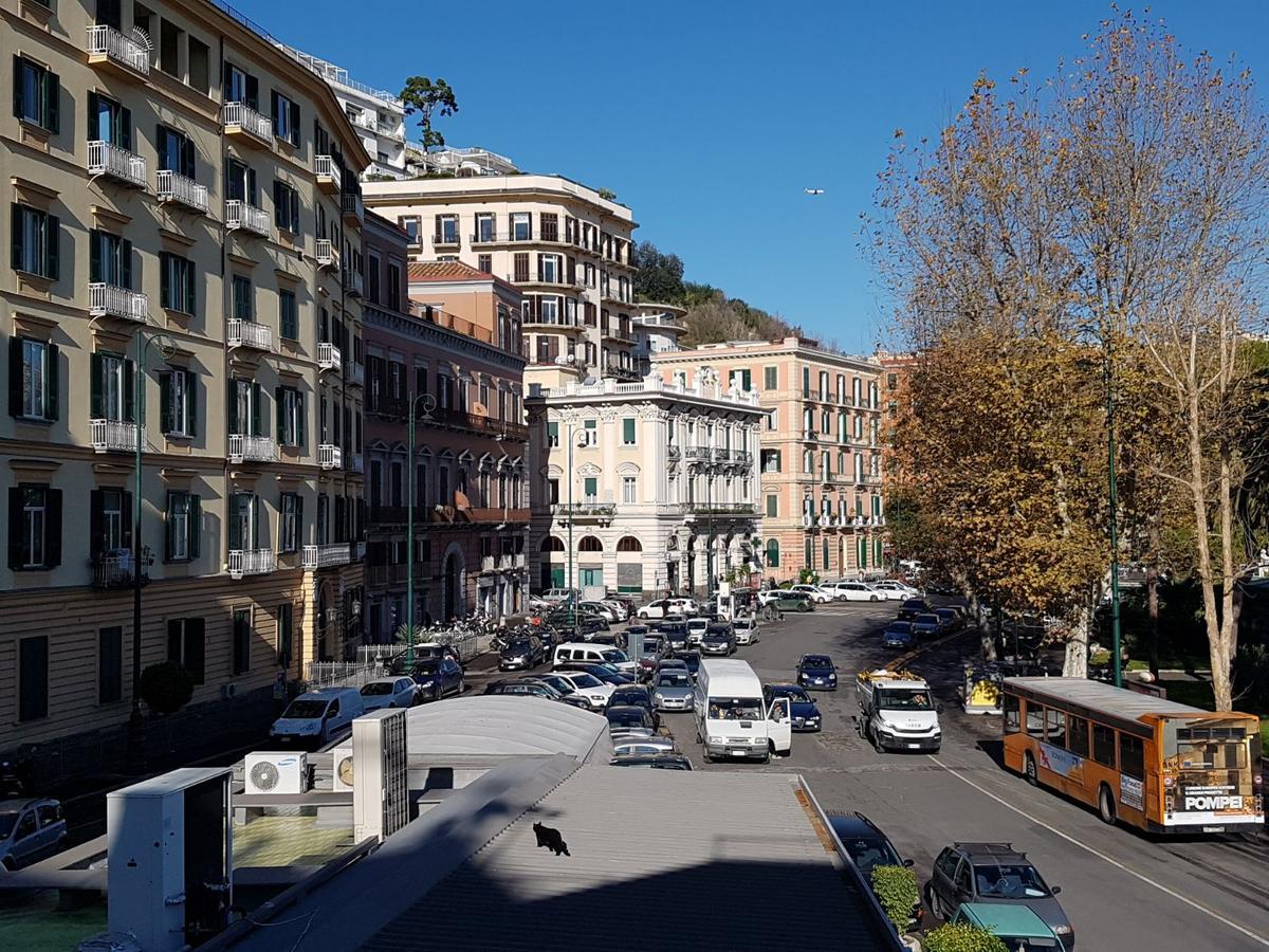 Napoli Lungomare Caracciolo Mon Amour Eksteriør bilde