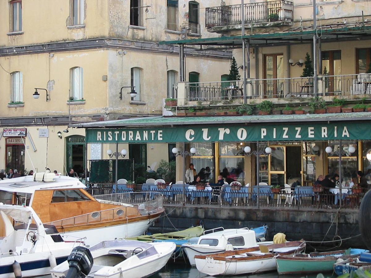Napoli Lungomare Caracciolo Mon Amour Eksteriør bilde