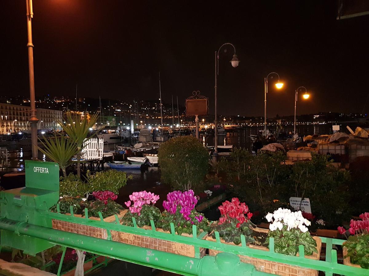 Napoli Lungomare Caracciolo Mon Amour Eksteriør bilde