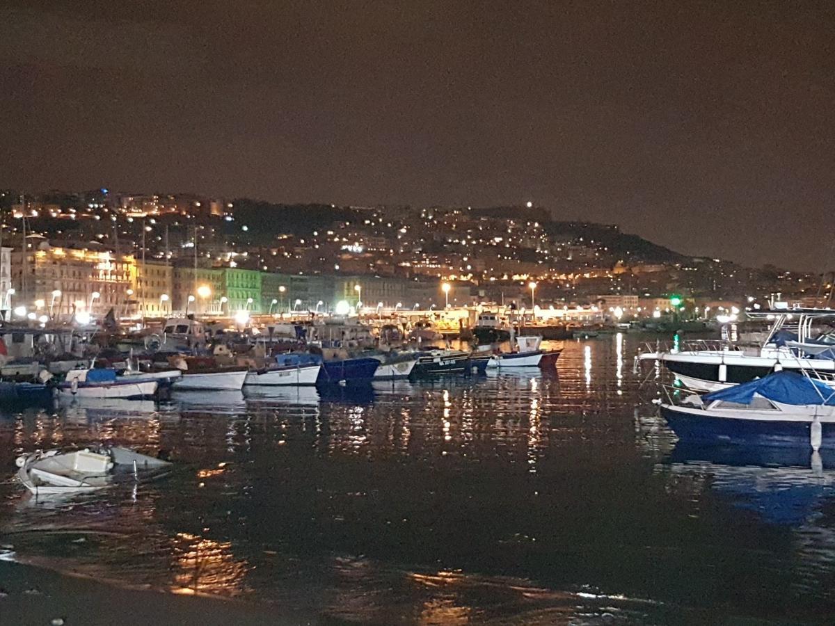 Napoli Lungomare Caracciolo Mon Amour Eksteriør bilde