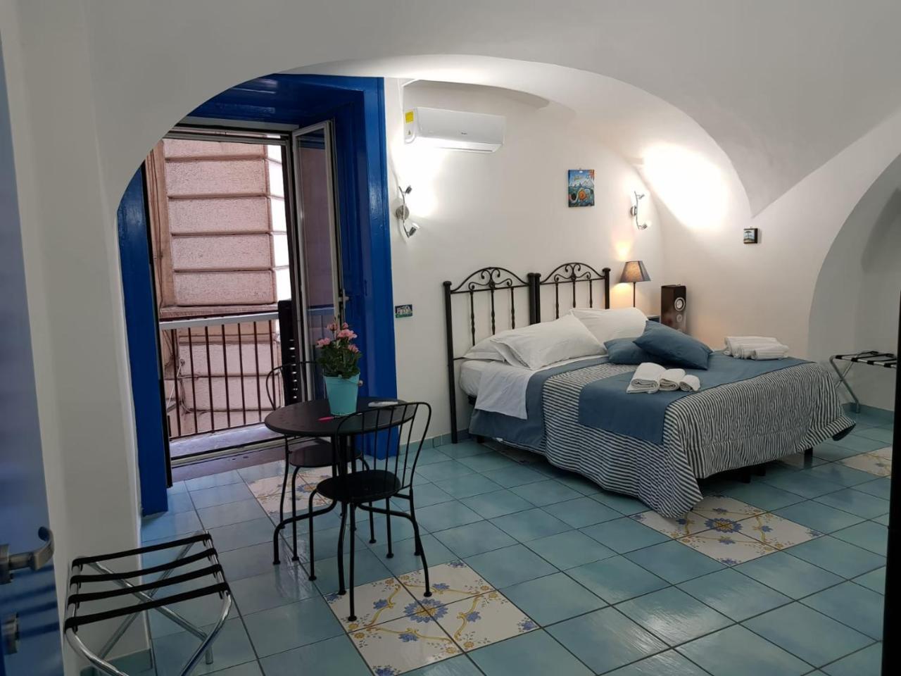 Napoli Lungomare Caracciolo Mon Amour Eksteriør bilde
